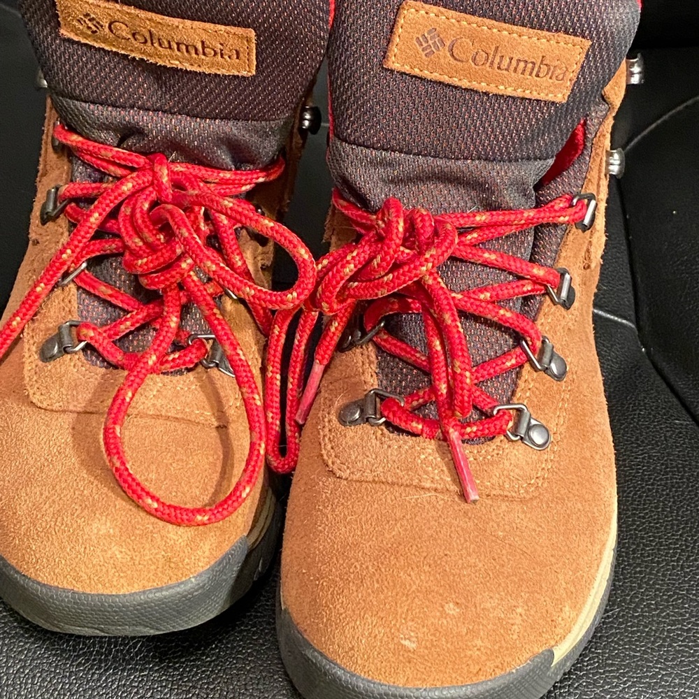 Columbia Woman’s Newton Ridge Plus Amped Waterproof Hiking Boot